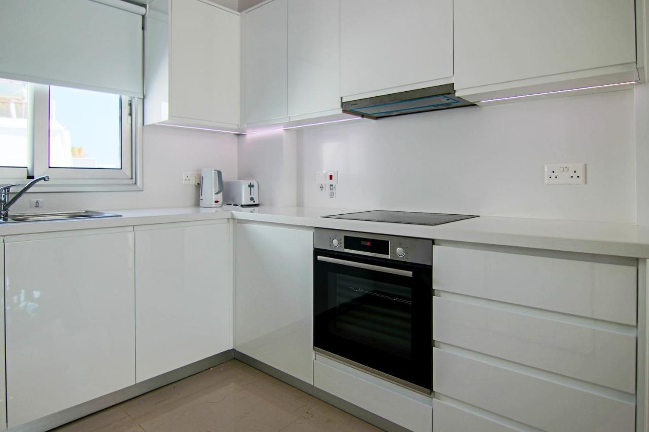Phaedrus Living: Seaside Luxury Flat Lighthouse 65 Apartment Пафос Екстериор снимка